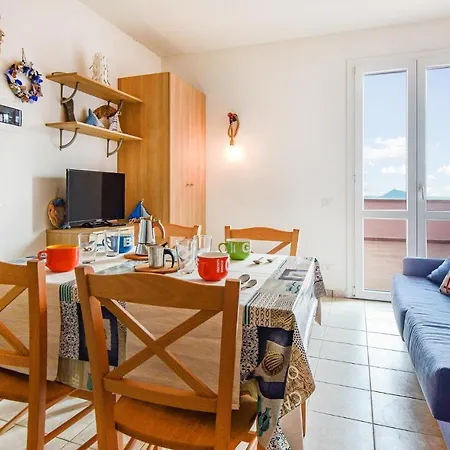 2 Bedroom Gorgeous In Casa vacanze *